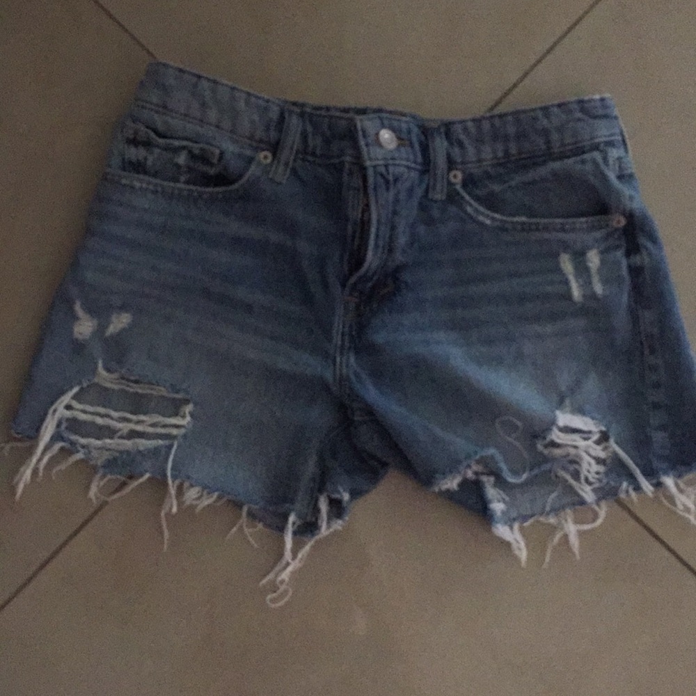 Lucky brand distressed jean short size 2